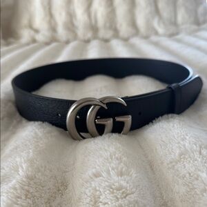 Gucci Black Leather Belt with Silver GG Buckle